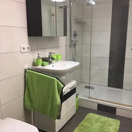 Ferienwohnung Am Wald Mit Super Verkehrsanbindung Nach Nurnberg! Apartment